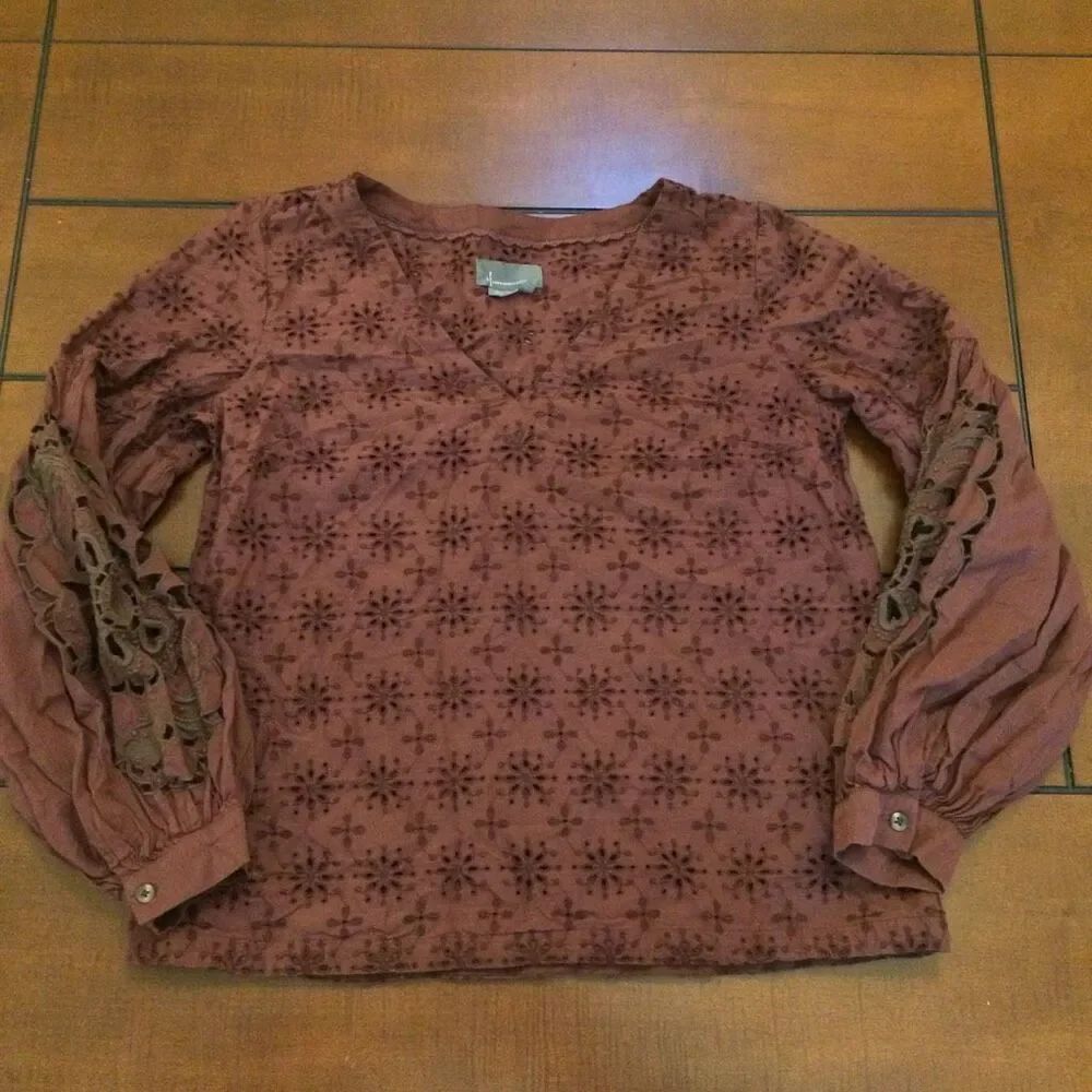 Anthropologie eyelit blouse medium